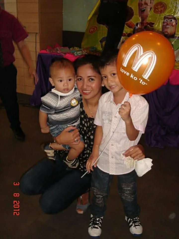 A childhood birthday celebration with family