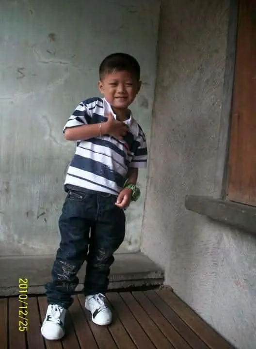 Xyvor as a young child during a family visit
